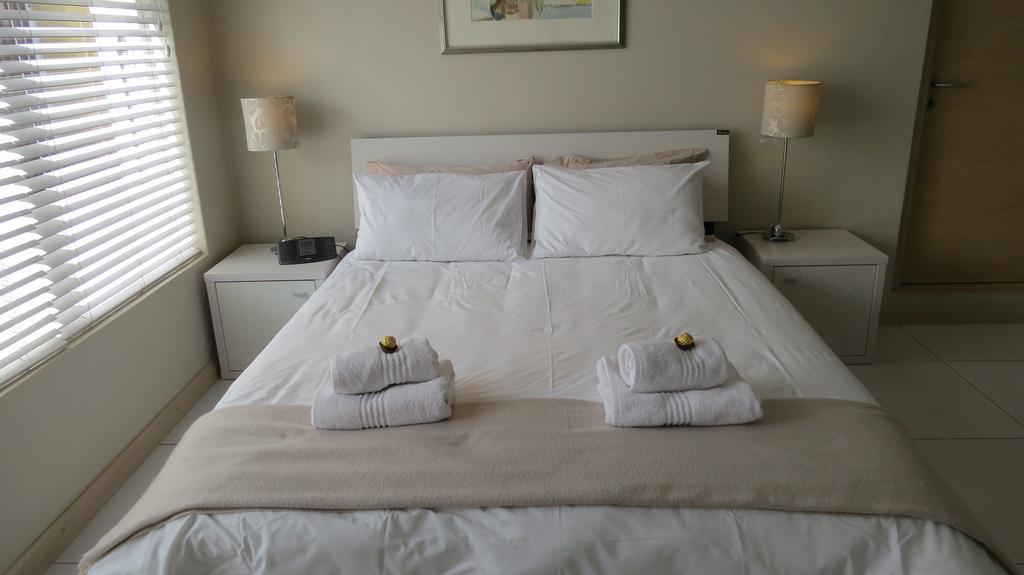 Kasa Nama Hotel Edgemead Room photo