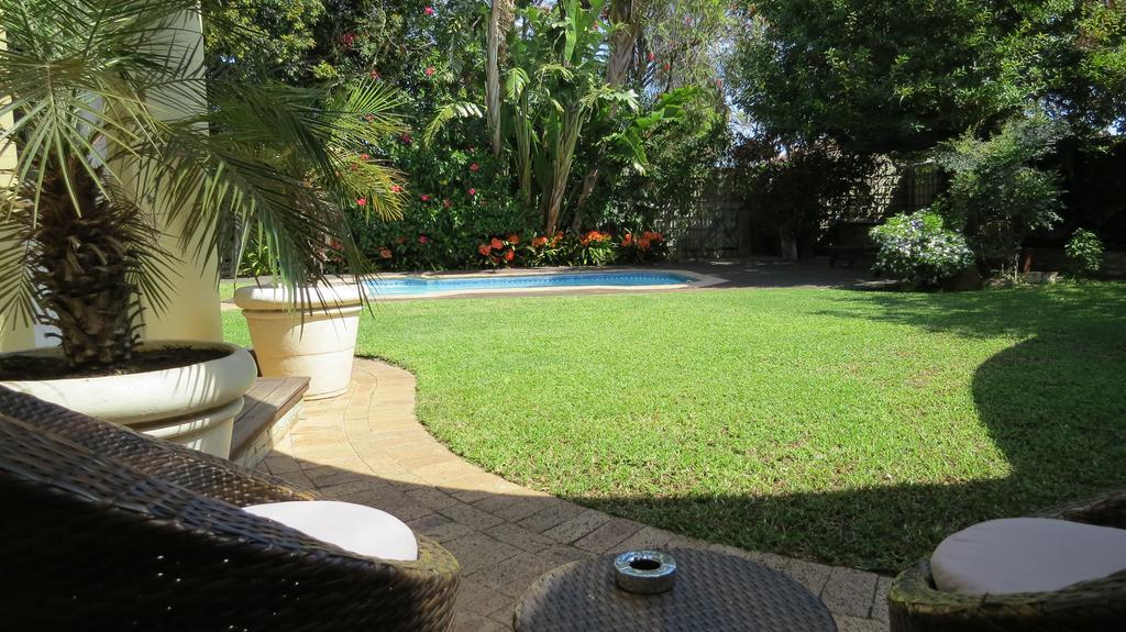 Kasa Nama Hotel Edgemead Room photo